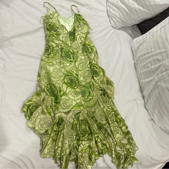 Y2K flowy formal dress - Picture 11 of 11